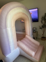 71nOmKu9lbL 1744130330 Pink Rainbow Toddler Bounce House