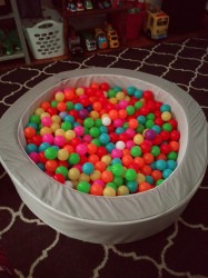 71lDCG9SKLL 1747922280 Ball Pit w/Balls